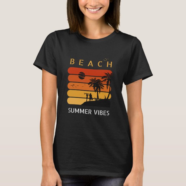 Beach Sunset Vibes | Sommar Tropical T-Shirt (Framsida)