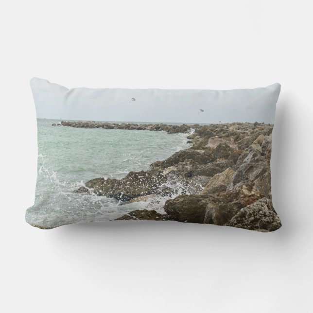 Beach Vågar kraschar på Sten Lumbarkudde (Framsida)