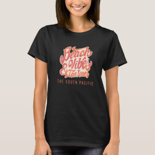 Beach Vibes och Tan Linjer Tanzania T Shirt