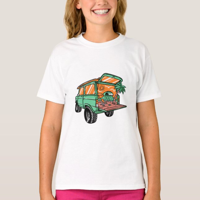 Beach View in Car Illustration Sommar roligt T Shirt (Framsida)