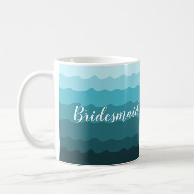 Beach Wedding Blue Vågar Bridesmaid med Namn Kaffemugg (Vänster)