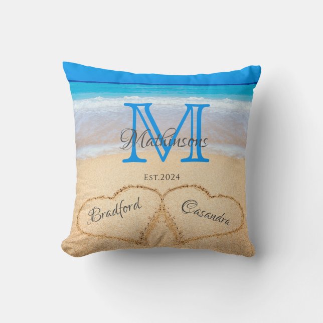  Beach Wedding Hearts in Sand Family Monogram Kudde (Framsida)