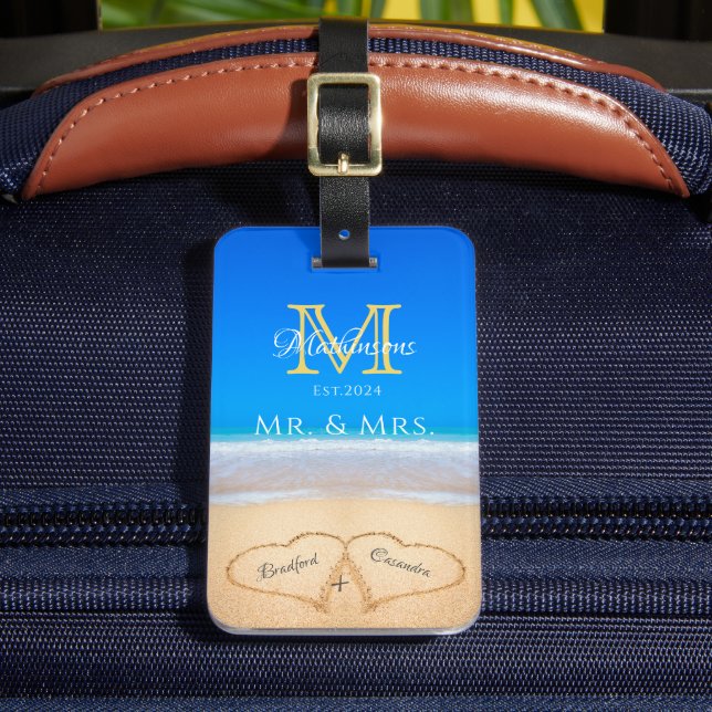Beach Wedding Hearts Sand Family Monogram Bagagebricka (Framsida Insitu 2)