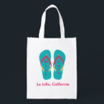 Beach Wedding Welcome Bag (Flinflip flops) Återanvändbar Påse<br><div class="desc">Välkomna ut dina gäster från stan till ditt strandbröllop! Fyll den här återanvändbara väskan med allt de behöver för att njuta av bröllop helg. Tänka kartor, vattenflaskor, godis, myntverk och allt annat du kan tänka om. Efteråt kan dina gäster fälla upp det, packa det och återuppleva minnena från ditt speciella...</div>