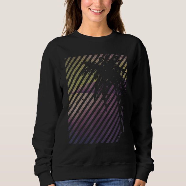 Beach With Sunset Stripes And Palm Trees T Shirt (Framsida)