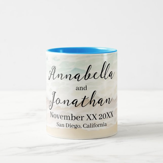 Beachscape Vinkarare på Sandy Beach Wedding Två-Tonad Mugg (Center)