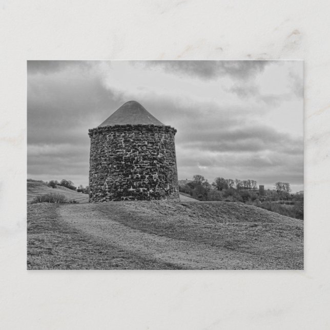 Beacon Torn vid Burton Dassett Black and White Vykort (Framsida)