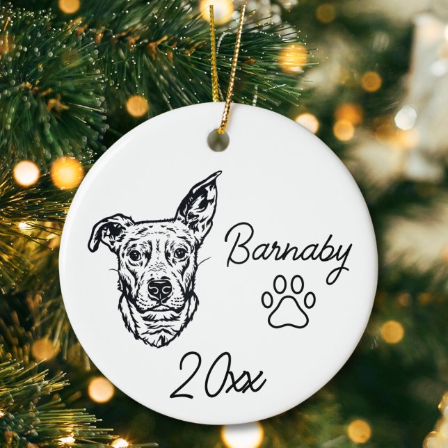Beagle Bull Cross Hund Anpassat Namn & År Linje Ko Julgransprydnad Keramik (Beagle Bull Cross Dog Custom Name and Year Ornament with Paw Print. Black and White Line Art Modern)