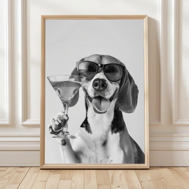 Beagle Holding A Cocktail Wall Art, Black and Whit Poster (Skapare uppladdad)