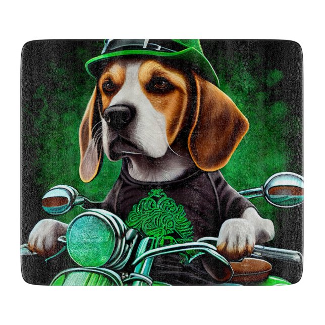 Beagle hund kör cykel St. Patrick's Day (Framsidan)