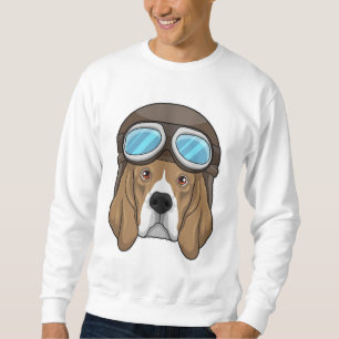 Beagle som pilot med pilotthat lång ärmad tröja