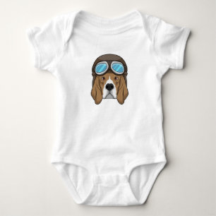 Beagle som pilot med pilotthat t shirt