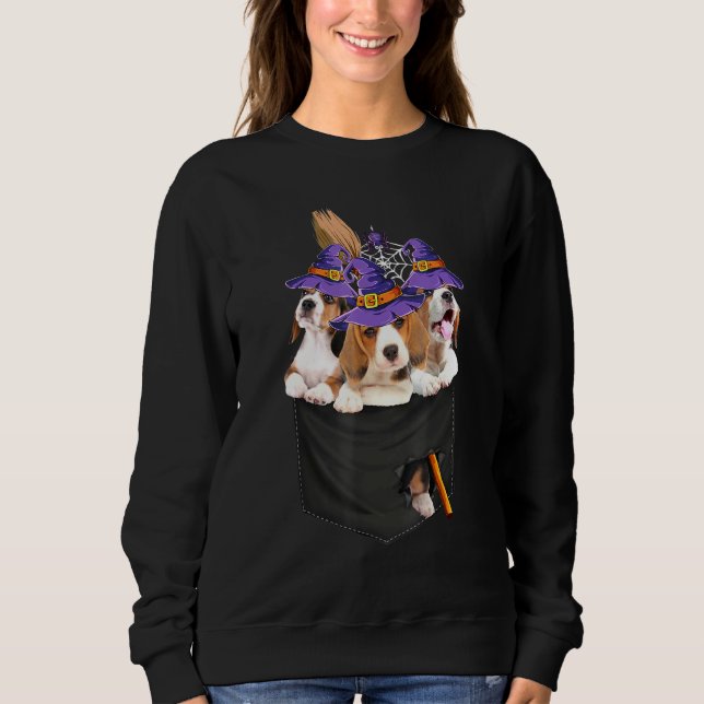 Beagle Witch Broom Pocket Halloween Hund T Shirt (Framsida)
