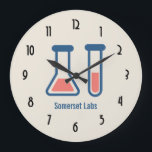Beaker & Test Tube Science Thmet Stor Klocka<br><div class="desc">En klocka med en söt teckning av ett provrör och bägare. Perfekt för vetenskapen älskare.</div>