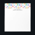 Beakers and Flasks Roligt Science Mönster Anteckningsblock<br><div class="desc">Anteckningsblock med roligt och färglöst mönster. Forskare vibe med bakers och flaskor av olika format och storlek i starkt lycklig färg.</div>