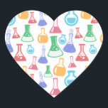 Beakers and Flasks Roligt Science Mönster Hjärtformat Klistermärke<br><div class="desc">Stickrar med roligt och färglöst mönster. Forskare vibe med bakers och flaskor av olika format och storlek i starkt lycklig färg.</div>