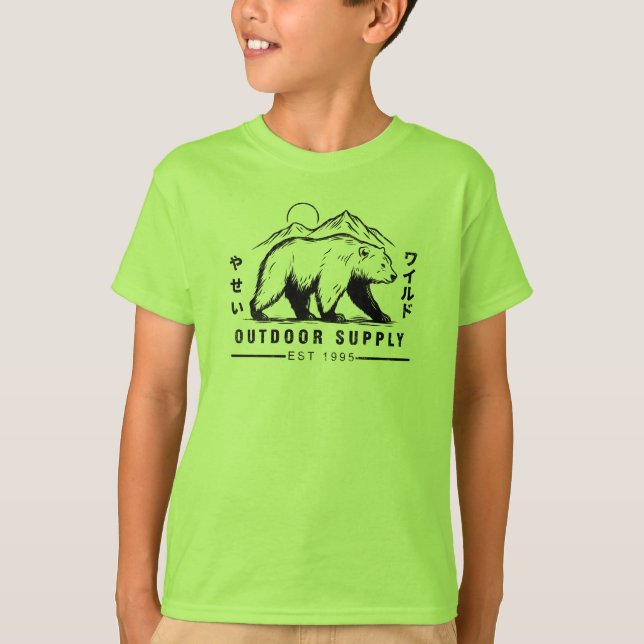Bear adventure outdoor supply t shirt (Framsida)