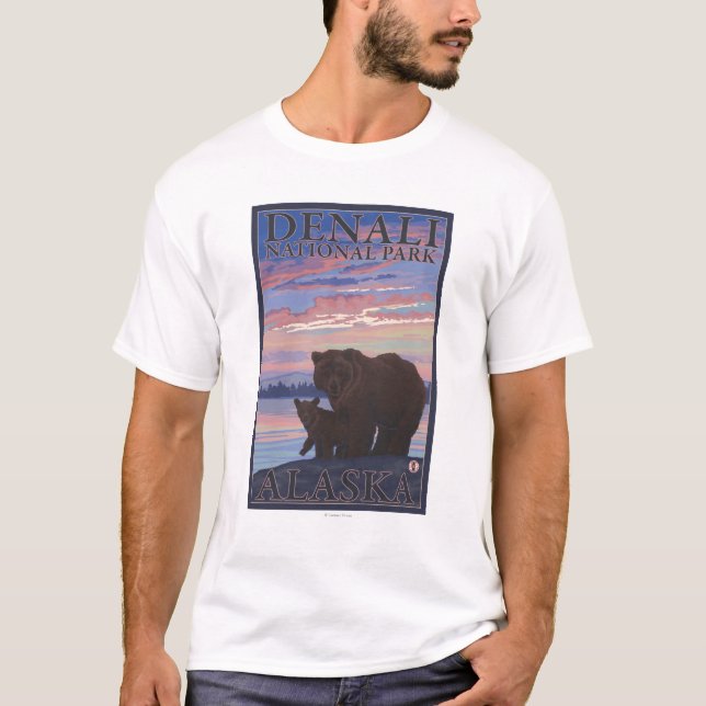Bear and Unge - Denali National Park, Alaska Tee (Framsida)