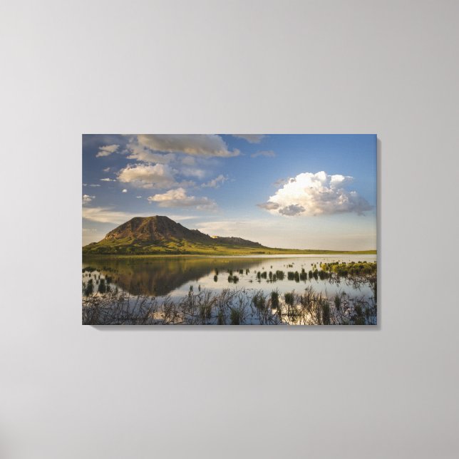 Bear Butte speglas i Bear Butte Lake nära Canvastryck (Framsida)