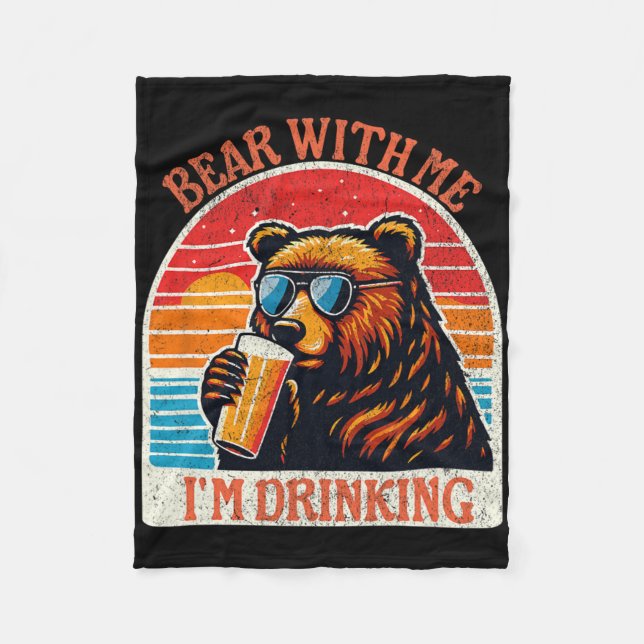 Bear Drinking Beer Outdoor Funny Grizzly Hiking  Fleecefilt (Framsidan)