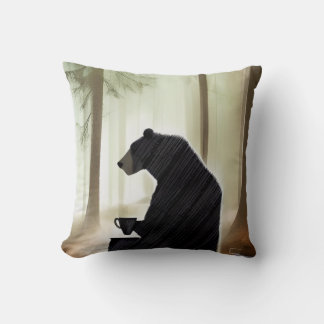 Bear Drinking Coffee i Skogen Kudde