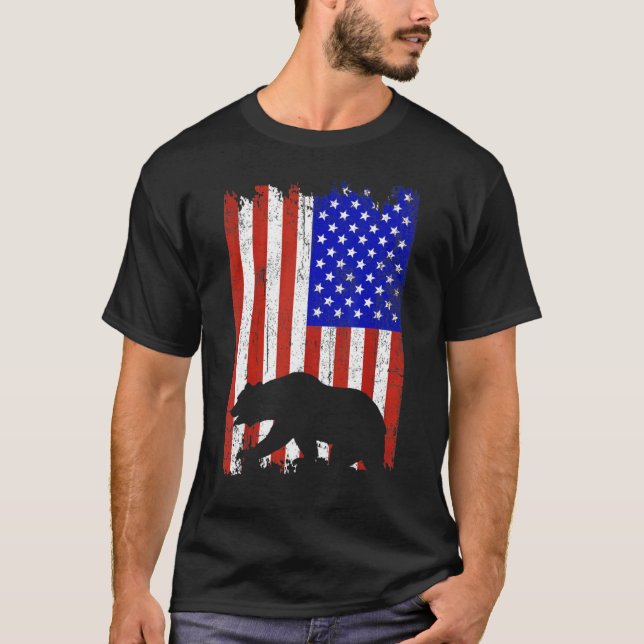 Bear Hunter For Men Women American Flag Bear Hunti T Shirt (Framsida)