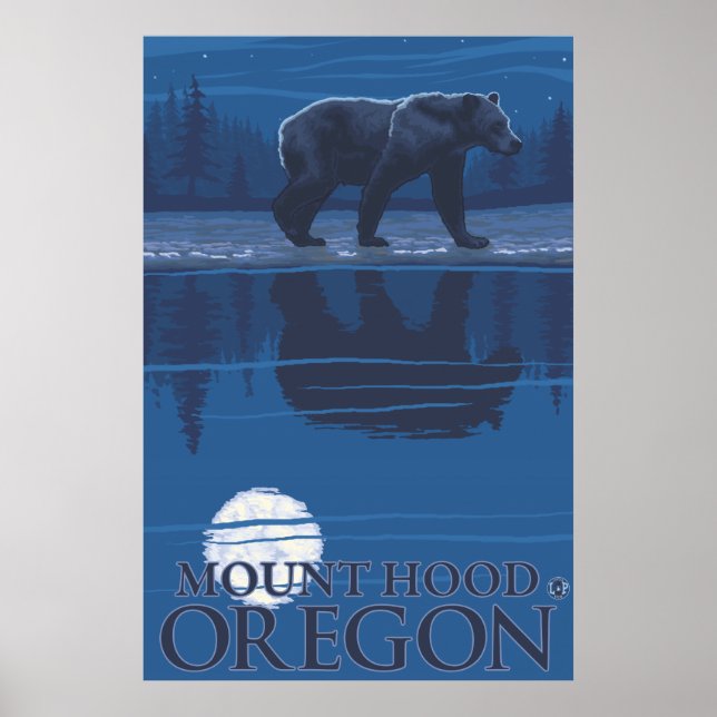Bear in Moonlight - Mount Huva, Oregon Poster (Framsidan)