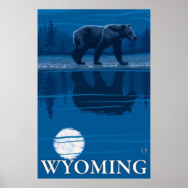 Bear in Moonlight - Wyoming Poster (Framsidan)