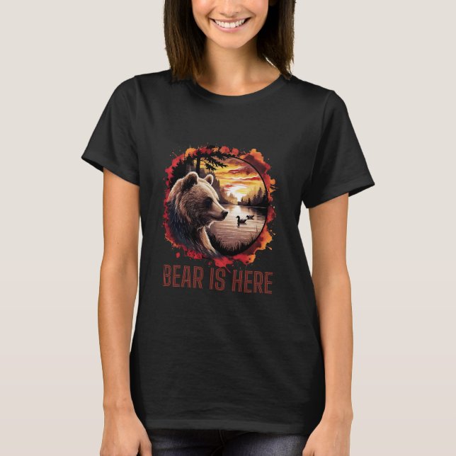 Bear is here" Watercolor T-Shirt (Framsida)