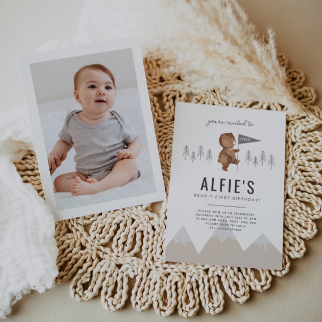 Bear Mountains First Birthday Photo Investigation Inbjudningar (Skapare uppladdad)