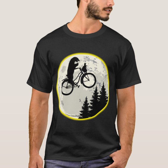Bear och en katt på en Bike. T Shirt (Framsida)