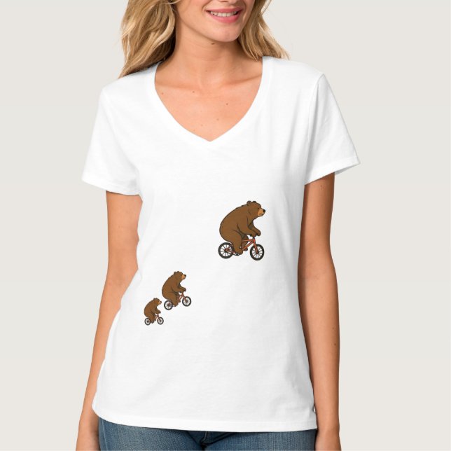 Bear on a Bike – Wild Ride Vibes T Shirt (Framsida)