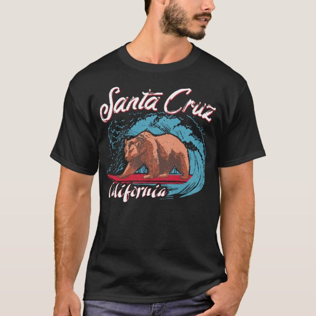 Bear on the surfboard California City Santa Cruz T Shirt (Framsida)