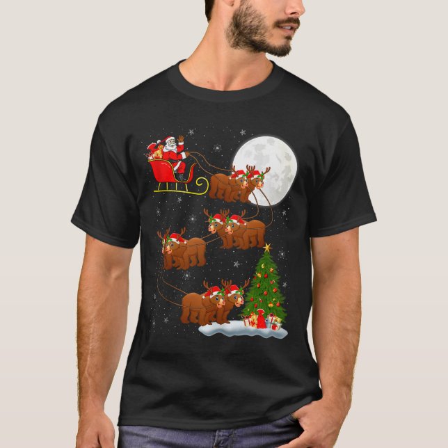 Bear Santa Sleigh Flying Funny Magical Christmas T Shirt (Framsida)