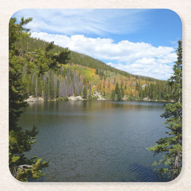 Bear Sjö vid Rocky Mountain National Park Underlägg Papper Kvadrat (Framsidan)