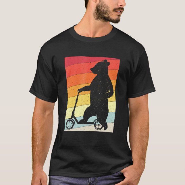 Bear Stunt Kick Scooter Kick Scooter Skater Retro T Shirt (Framsida)