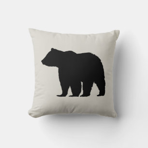 Bear Wilderness Cabin Dekorativ kudde