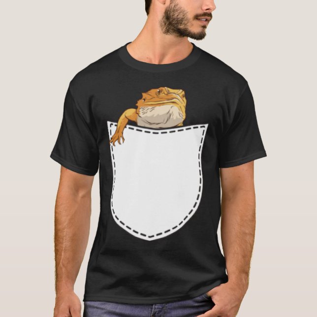 Beard Dragon in Artificial Chest Pocket Reptile Li T Shirt (Framsida)