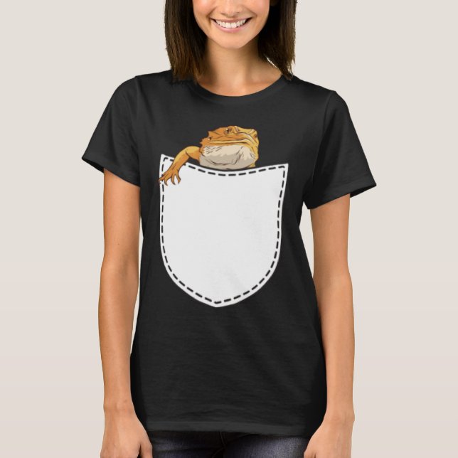 Beard Dragon in Artificial Chest Pocket Reptile Li T Shirt (Framsida)