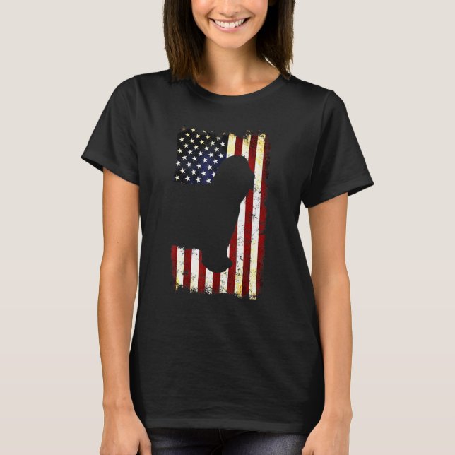 Bearded Collie Silhouette American Flagga 4:e Jul T Shirt (Framsida)