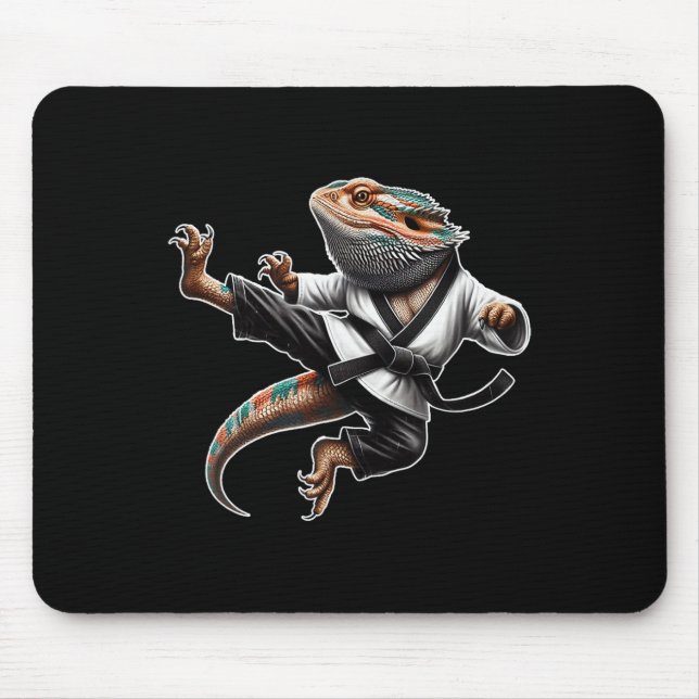 Bearded Dragon Flies Kick Pose Karate Samurai Nin Musmatta (Framsidan)