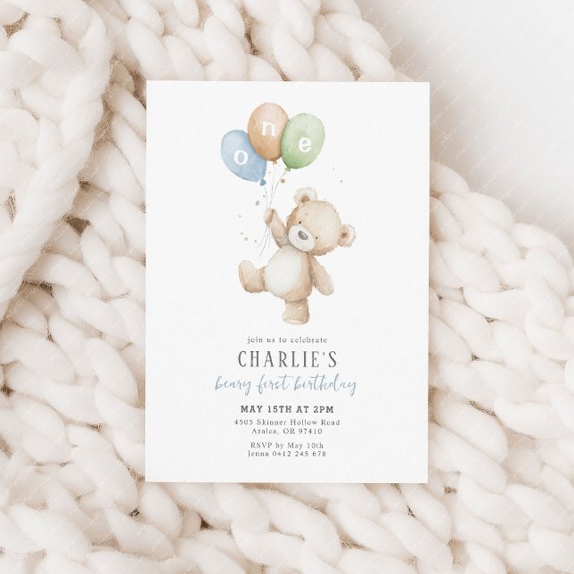 Beary First Balloon Boy 1st Birthday Nalle Inbjudningar (Beary first birthday! Blue, orange and green balloon and teddy bear 1st birthday party invitation.)