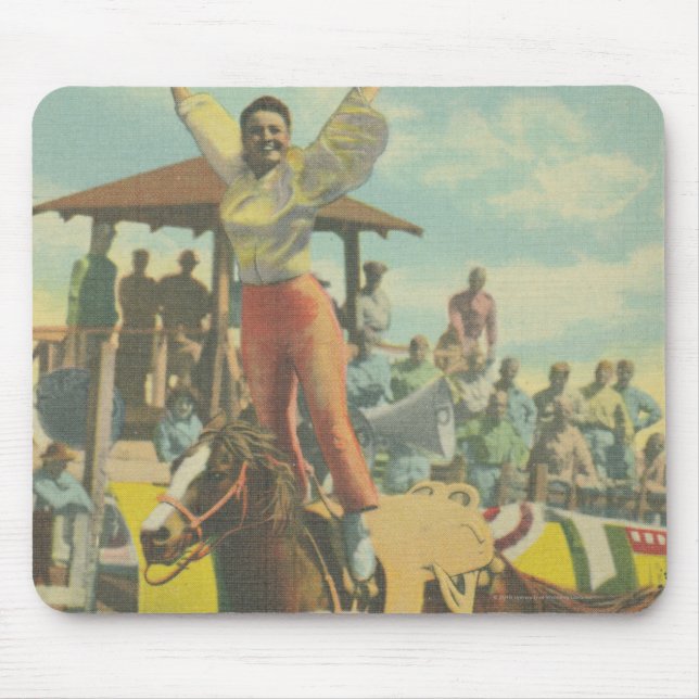 Beatrice Cooper som gör en romersk Stand. Musmatta (Framsidan)