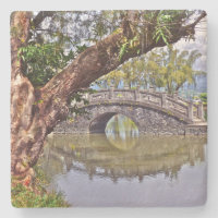 BEAUTIFUL ARCHED STONE BRIDGE REFLEKTERAD I POND