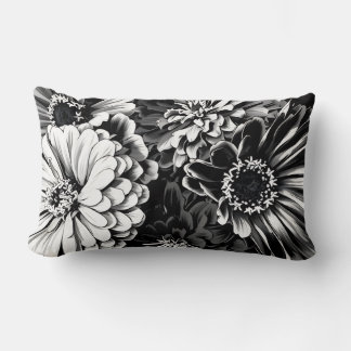 Beautiful Black & white flowers on pillow Lumbarkudde