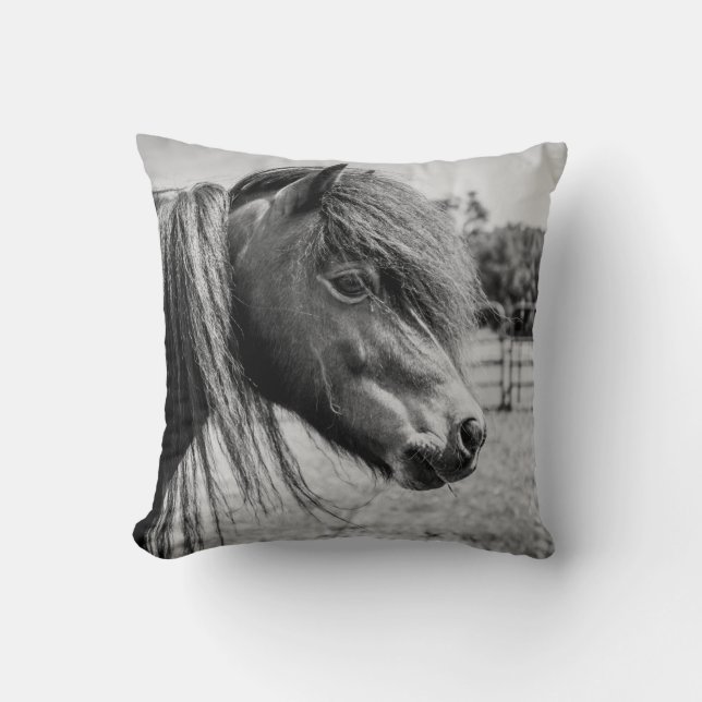 BEAUTIFUL HORSE KUDDE (Framsida)