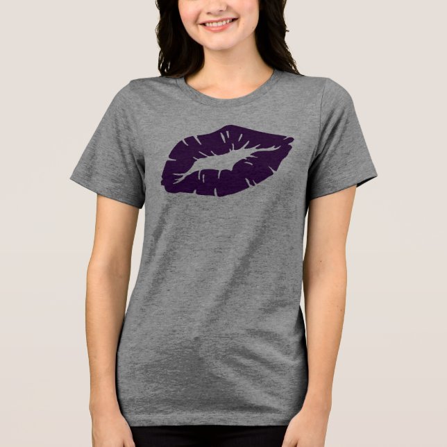 Beautiful Purple Lipstick Kiss Isolated T Shirt (Framsida)