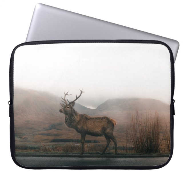 BEAUTIFUL REINDEER LAPTOP FODRAL (Framsidan)