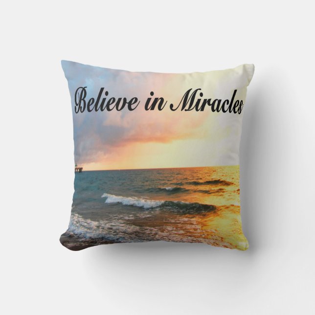 BEAUTIFUL TROR PÅ MIRACLES SUNRISE DESIGN KUDDE (Framsida)