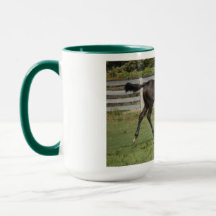 Beautifull Horse Prancing i fält Mugg